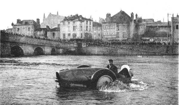 Амфибийная разведывательная машина Voiture amphibie «Licorne»