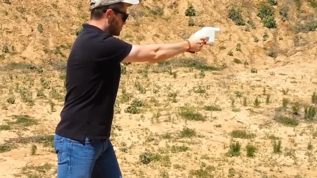 Первый в мире огнестрельный пистолет, полностью отпечатанный на 3D-принтере