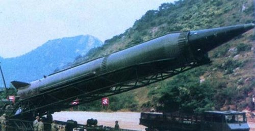 Китайская баллистическая ракета средней дальности DF-3. Фото www.nationalsecurity.ru