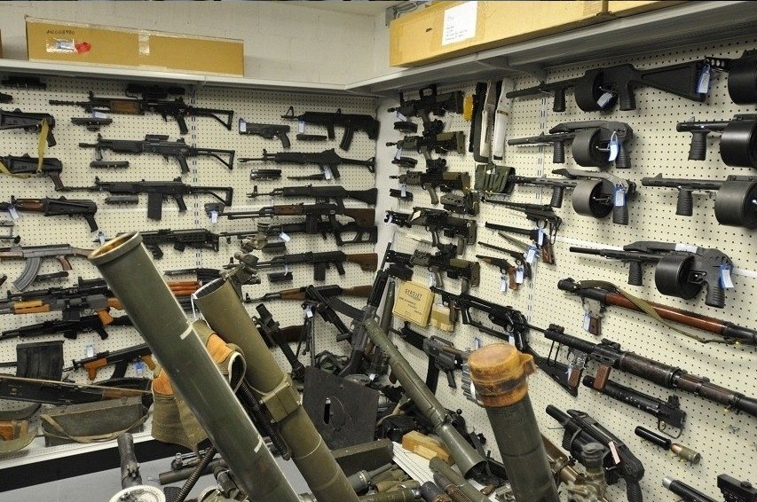 Оружейный магазин в Швейцарии