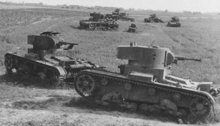 Подбитые Т-26 летом 1941 года