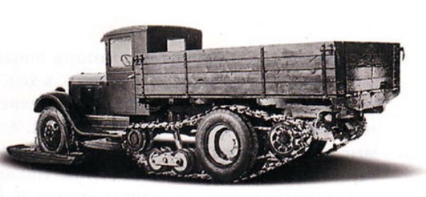 (Суррогатный полугусеничный грузовик ЗиС-33 доказавший в Зимней войне, что такой хернёй заниматься вредно)