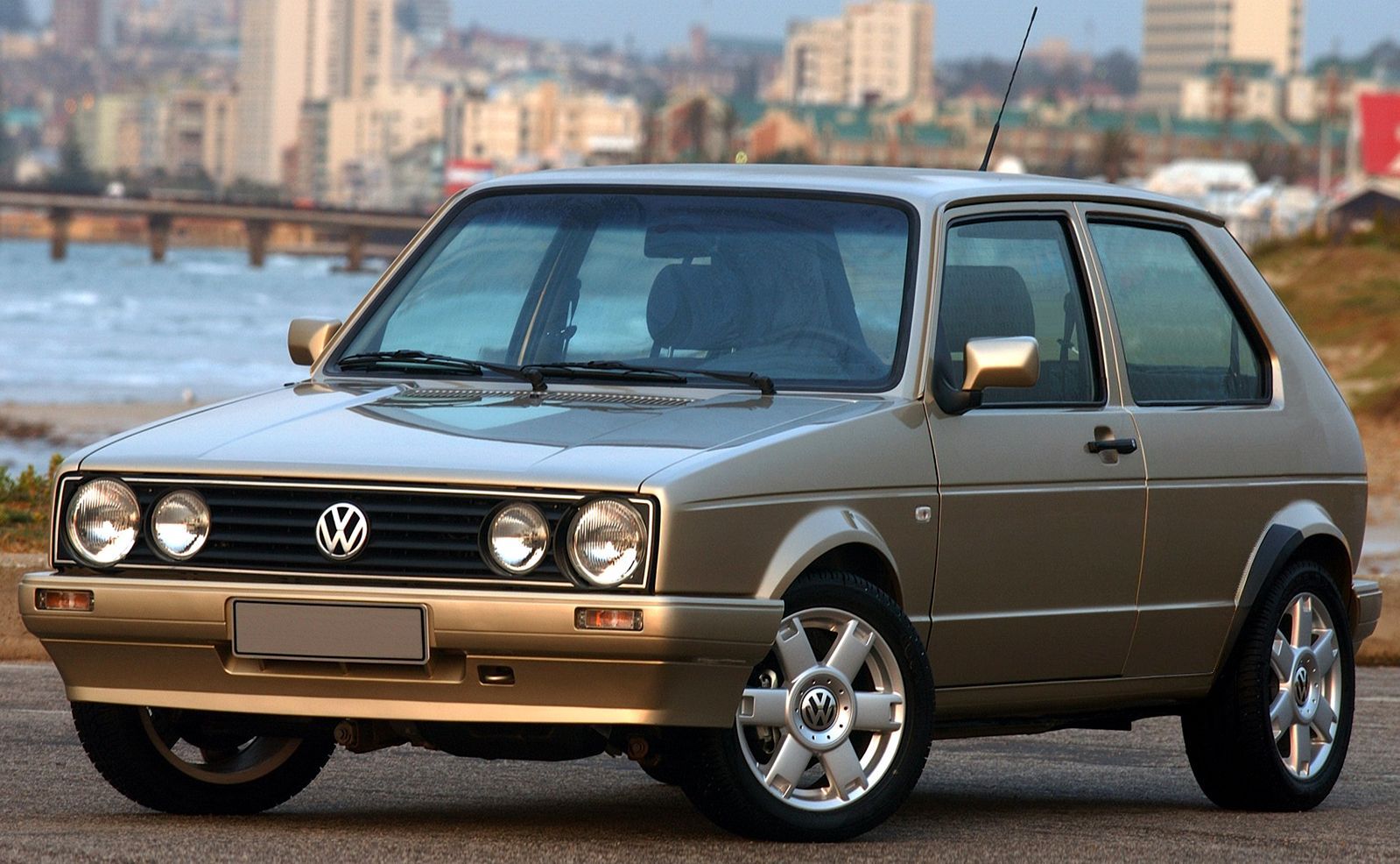 Volkswagen Golf 1 поколение