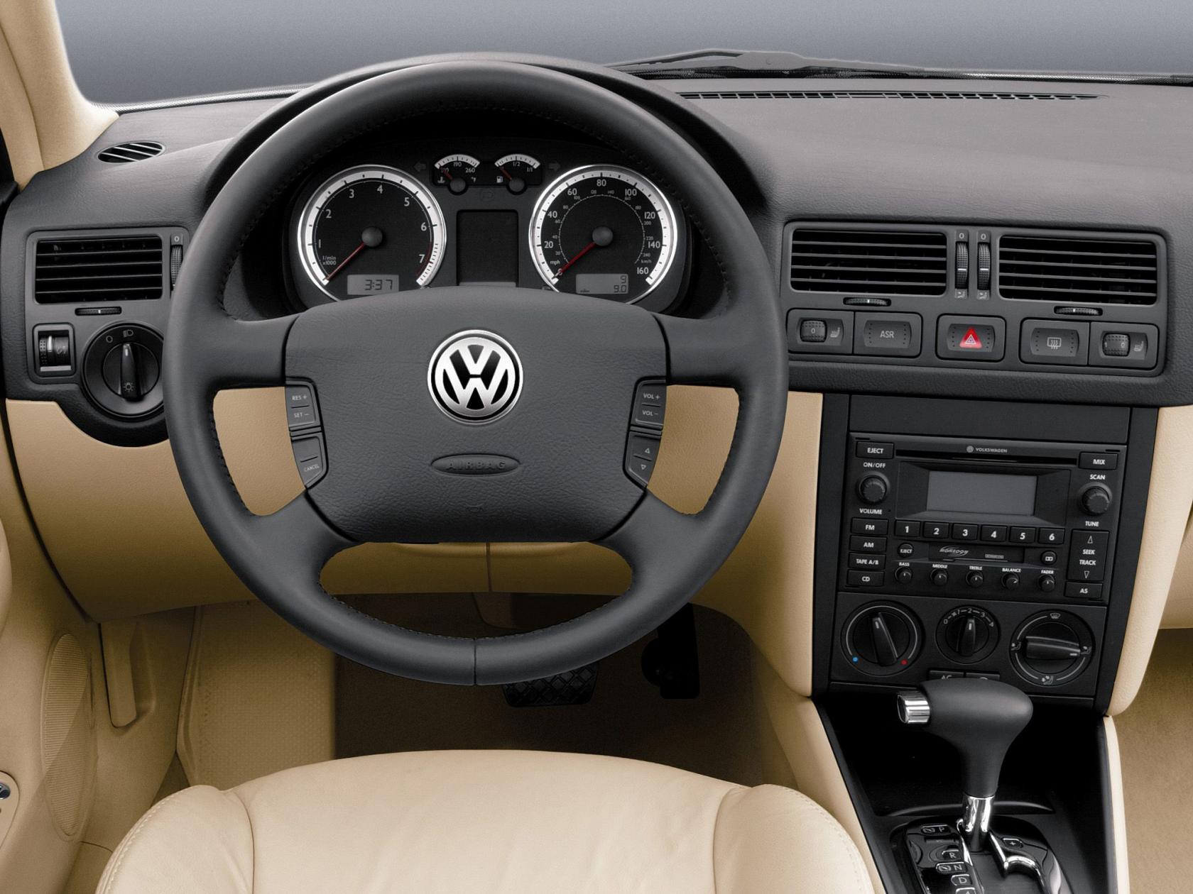 Volkswagen Golf 4 2001 Interior