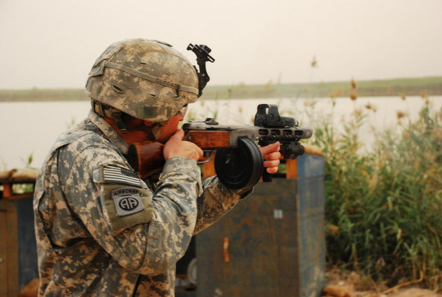Вторая жизнь заслуженного оружия. Американские солдаты в Ираке по достоинству оценили ППШ-41.