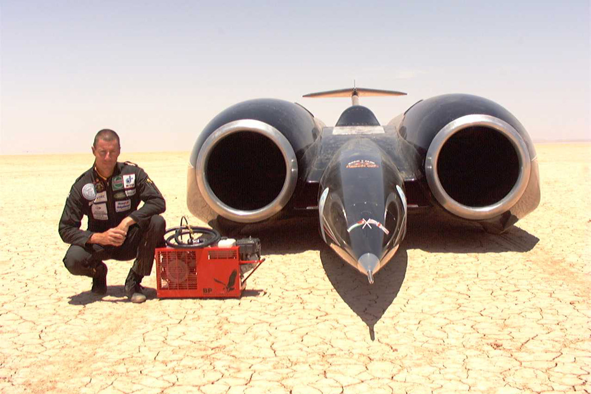 Реактивный автомобиль Thrust SSC