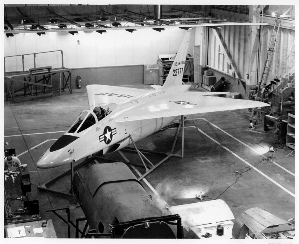 Проект истребителя-бомбардировщика Northrop N-102 Fang. США