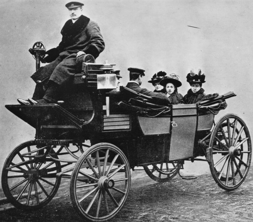Двухместный экипаж. Первый электромобиль Робертса Дэвидсона 1837.