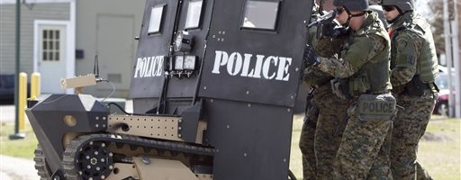 Робот SWAT – подвижный щит для спецназа