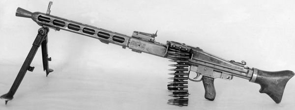 Общий вид пулемёта MG45 на сошках