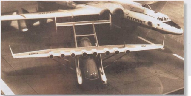 Проект сдвоенного бомбардировщика  Ту-4 инженеров Рутера и Мартыненко.