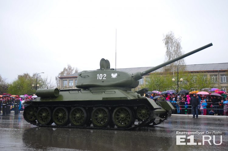 Парад Победы. Верхняя Пышма 9 мая 2015. Фото.