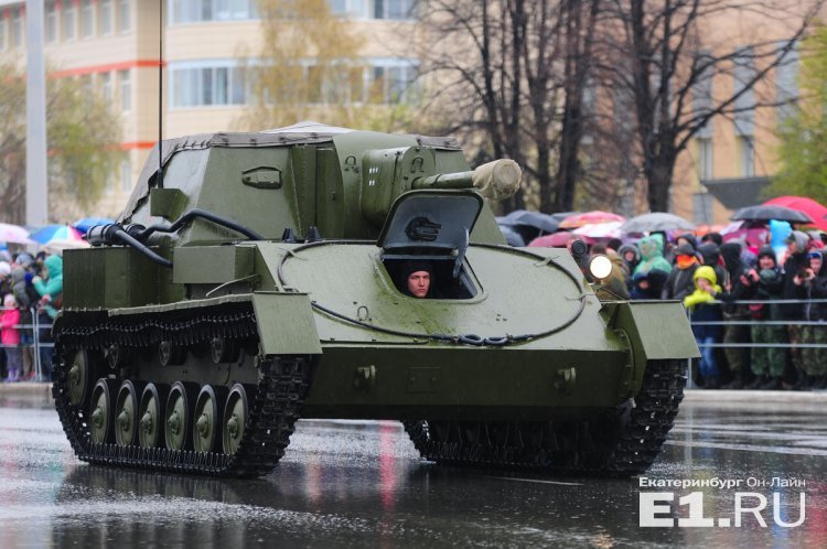 Парад Победы. Верхняя Пышма 9 мая 2015. Фото.