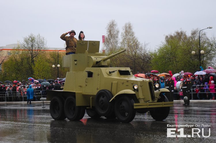 Парад Победы. Верхняя Пышма 9 мая 2015. Фото.