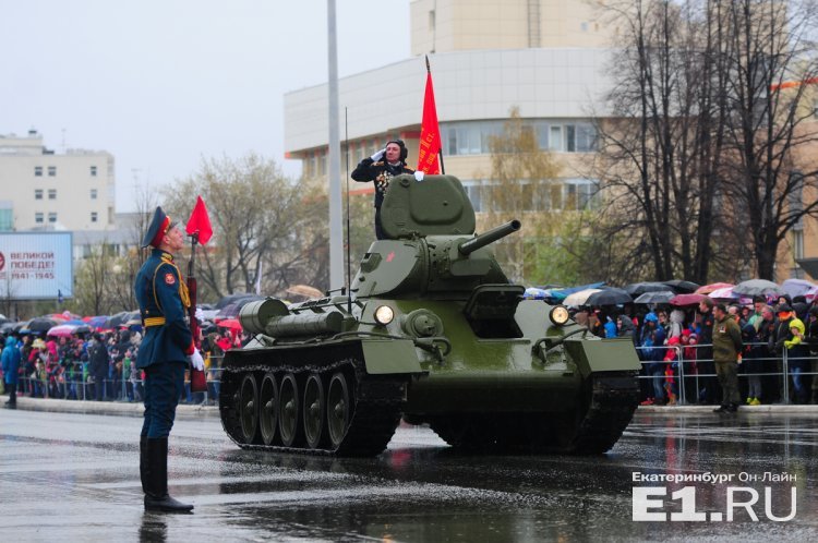 Парад Победы. Верхняя Пышма 9 мая 2015. Фото.