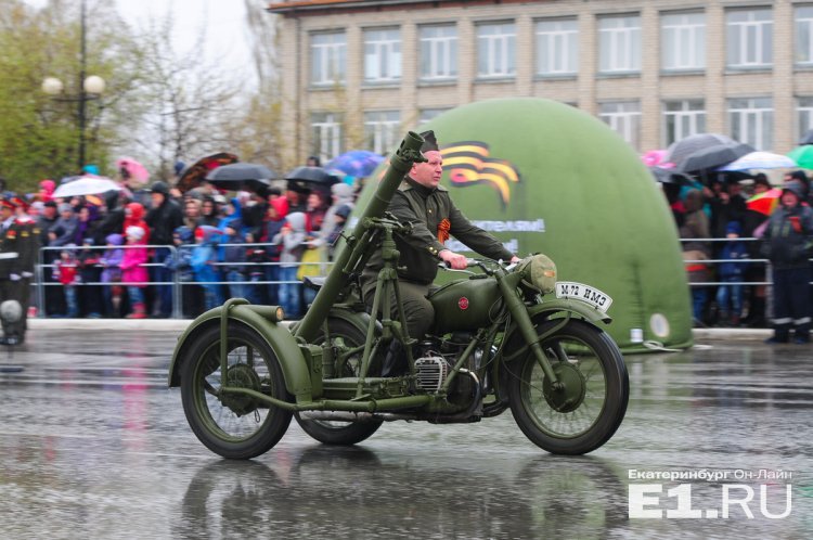 Парад Победы. Верхняя Пышма 9 мая 2015. Фото.