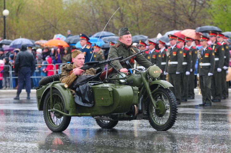 Парад Победы. Верхняя Пышма 9 мая 2015. Фото.