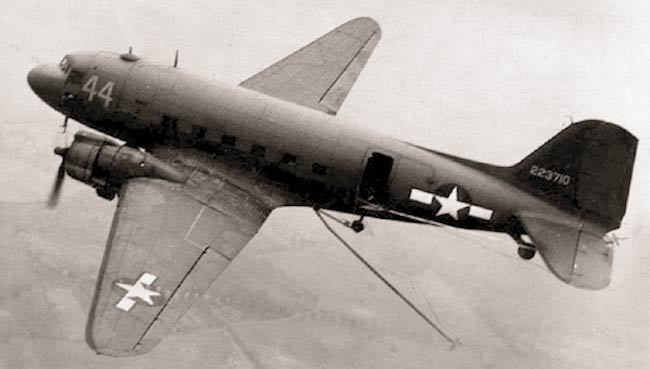Американский военно-транспортный самолет «Дуглас» C-47