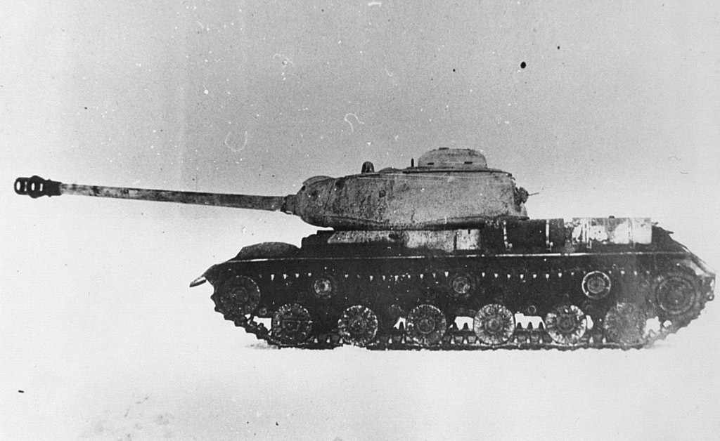 Первые 145 танков ИС-2 оснащались пушкой Д-25Т с поршневым затвором