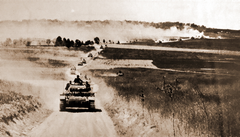 Немецкая танковая колонна выдвигается к фронту