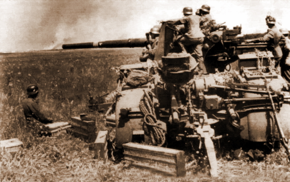Расчёт 88-мм зенитного орудия на открытой позиции для стрельбы прямой наводкой