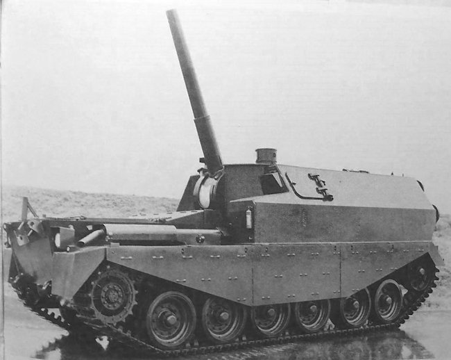 прототип самоходной 140-мм гаубицы FV3805