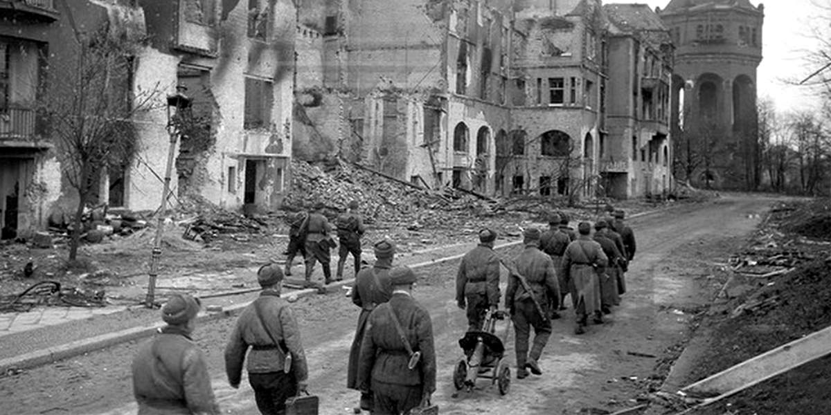 Дома-призраки и доты-подвалы: как немцы оборонялись в 1945-м