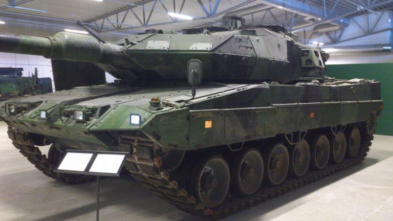 Танк Stridsvagn 122 - шведская версия танка Леопард 2А6, наиболее сложная из версий этого танка.