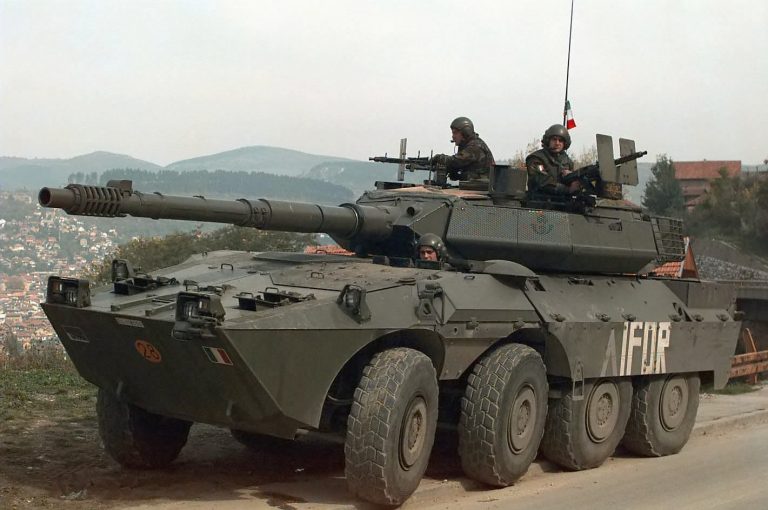Итальянская боевая машина с тяжёлым вооружением Centauro (Кентавр)