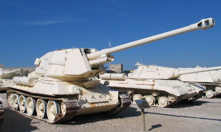 Противотанковое САУ на базе Т-34-85 Т-100, вооружённая пушкой БС-3