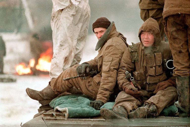 Русский и японский солдат в Чеченскую войну (1994 - 1995)