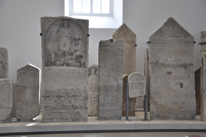Римские солдатские надгробные стелы из лапидария Археологического музея в Майнце