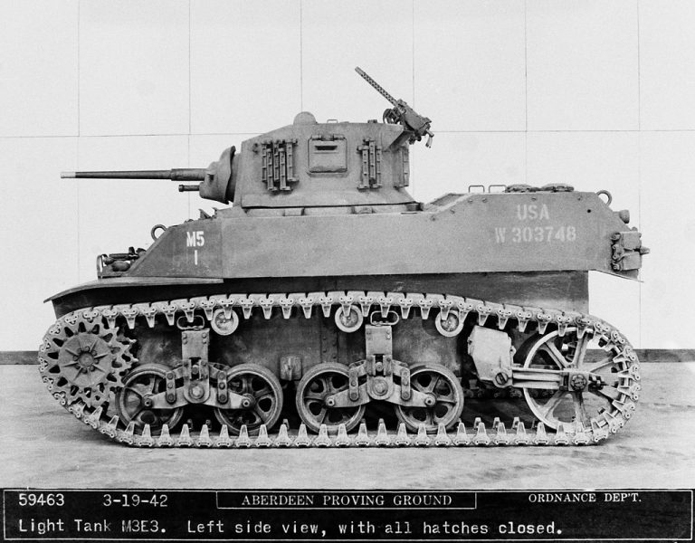 Light Tank M3E3, 19 марта 1942 года. К тому времени уже было известно, что в серию танк пойдет как М5