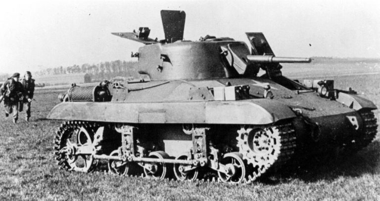 Юрий Пашолок. Light Tank M22 - стальная саранча