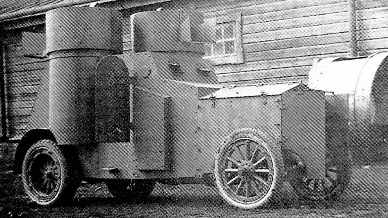 Двухбашенный ижорский броневик FIAT на легковом шасси. 1917 год