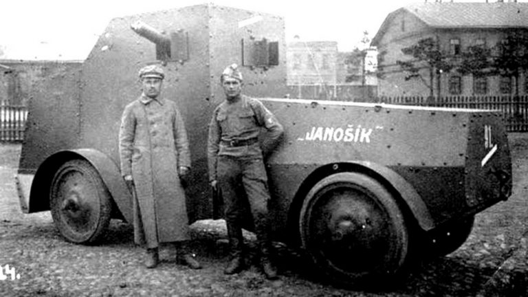 Броневик Виктора Поплавко на грузовом шасси с ижорским корпусом. 1916 год