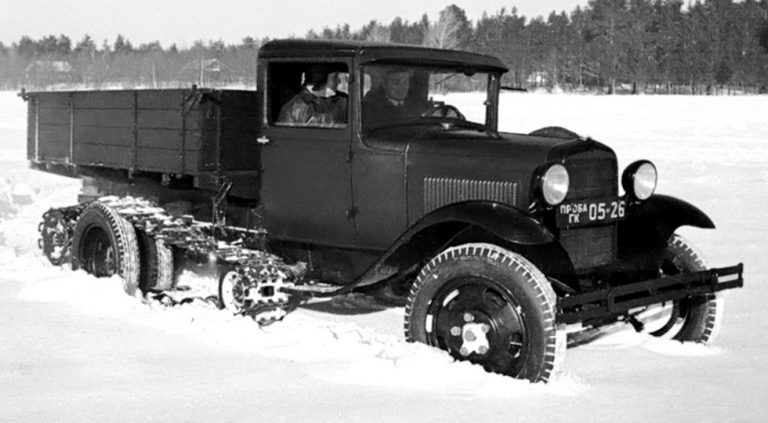 Вездеход ГАЗ-65 с легкосъемными гусеничными движителями. Февраль 1940 года