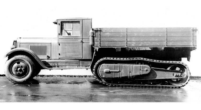 Вездеход ЗИС-22-52 с передними ведущими колесами движителя. Сентябрь 1940 года