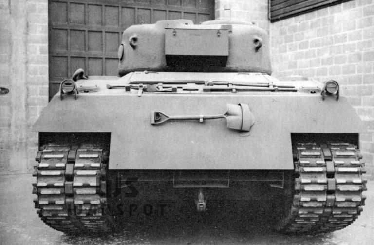 В финальном варианте траки и опорные катки T14 были взяты с Heavy Tank M6