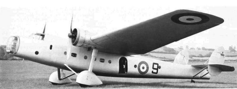 прототип Bristol Type 130 (военный номер K9583) в первоначальном варианте с двигателями Bristol Pegasus III