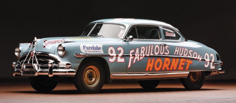 Hudson Hornet побеждавший в гонках в 1951 году