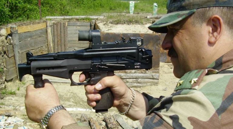Пистолет-пулемет «Вереск» под патрон 9×21 мм.