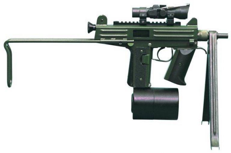 Шведский пистолет-пулемет CBJ-MS. В нем используются 20 и 30-зарядные магазины, но также и вот такие «магазины-улитки» на целых 100 патронов!