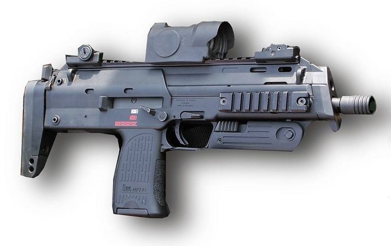 Пистолет-пулемет MP7.