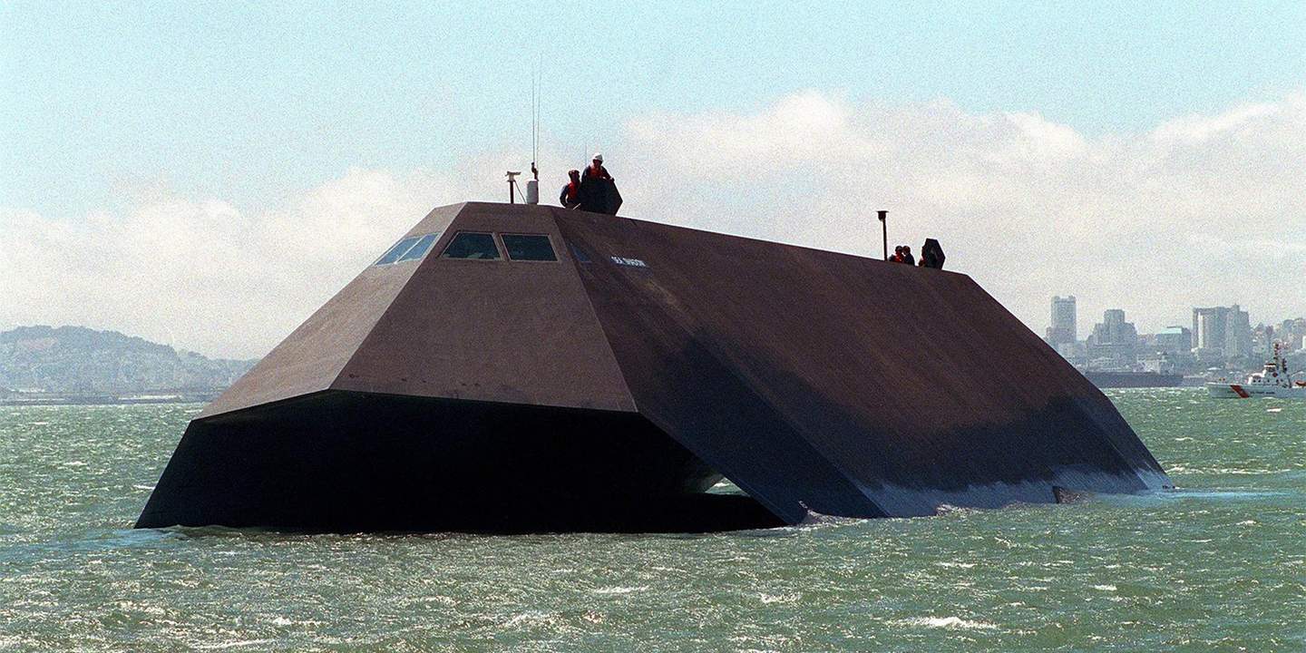 В начале 90-х годов в «Локхид» разрабатывали прибрежный боевой корабль на основе демонстратора технологий «Си Шэдоу». К сожалению, точной информации по этому проекту пока нет