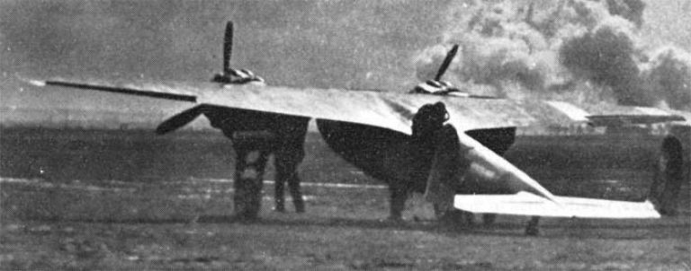 опытный легкий скоростной бомбардировщик и самолет-разведчик Ikarus Orkan во время испытаний