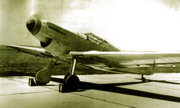 Первый прототип «Мессершмитта» Bf 109V-1 с британским мотором «Роллс-Ройс Кестрел»