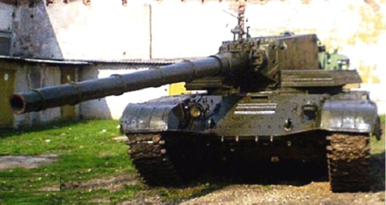 Экспериментальная установка 152-мм пушки 2А83 на шасси Т-72