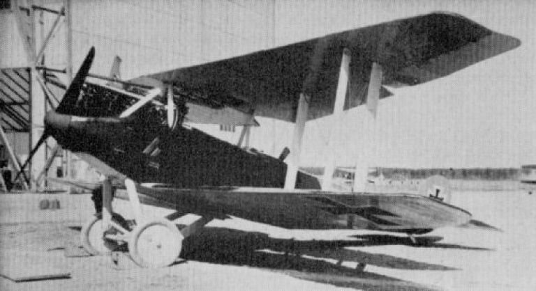 многоцелевой боевой самолет AGO C-IV со 180-сильным двигателем Argus As III. Обратите внимание на установку пулемета Spandau над головками цилиндров