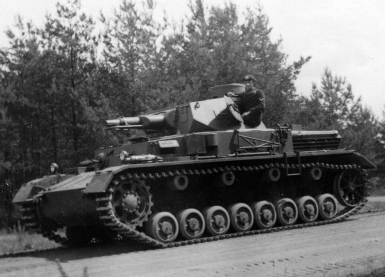 Юрий Пашолок. Pz.Kpfw.IV - узкоспециальный танк широкого профиля